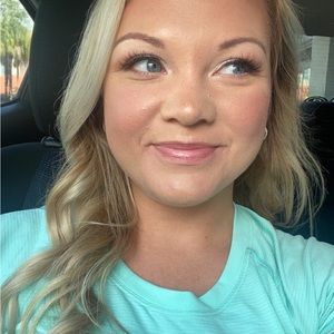 Meet your Posher, Corie